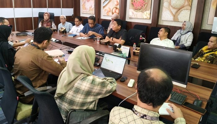 Pertemuan gabungan komisi bersama Dirjen Perdagangan Dalam Negeri, Kemendag RI. [foto:dok/humas]