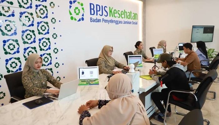 Ilustrasi. Daftar iuran BPJS Kesehatan terbaru kelas 1, 2, 3 yang harus dibayarkan tiap bulannya oleh peserta. [foto:dok]