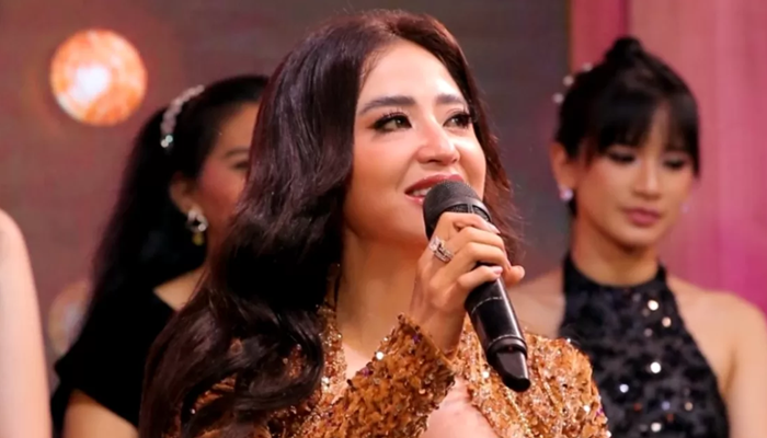 Dewi Perssik