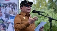 Bupati Gorontalo, Sofyan Puhi saat memberikan sambutan pada Apel Akbar Jajaran Sosial dan PMD, Senin 4 Oktober 2026. [foto:dok/kominfo]